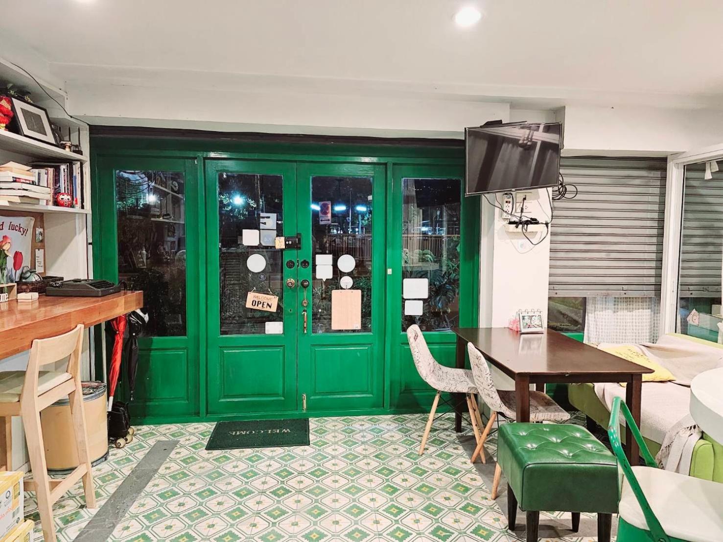 Ratana Boutique Hostel Банкок Екстериор снимка