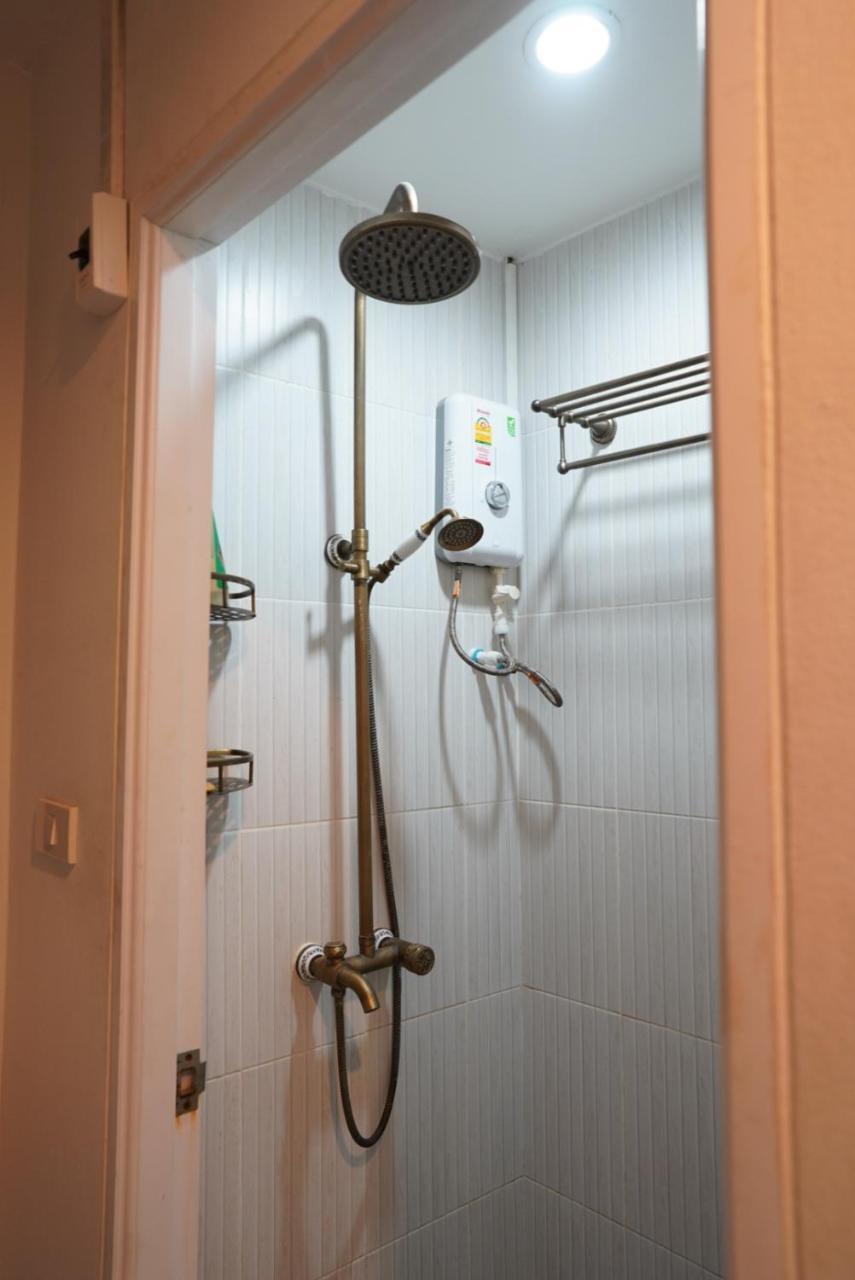 Ratana Boutique Hostel Банкок Екстериор снимка