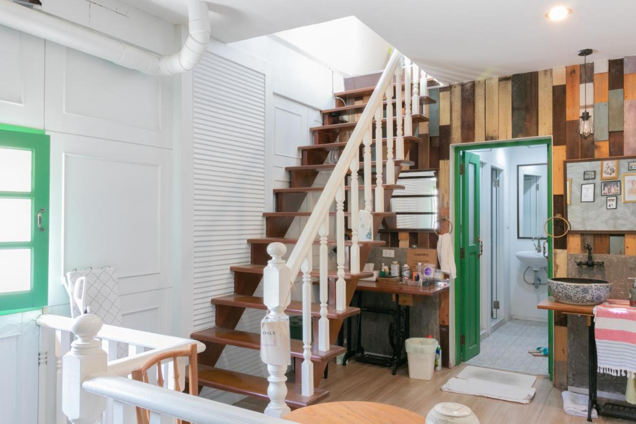 Ratana Boutique Hostel Банкок Екстериор снимка