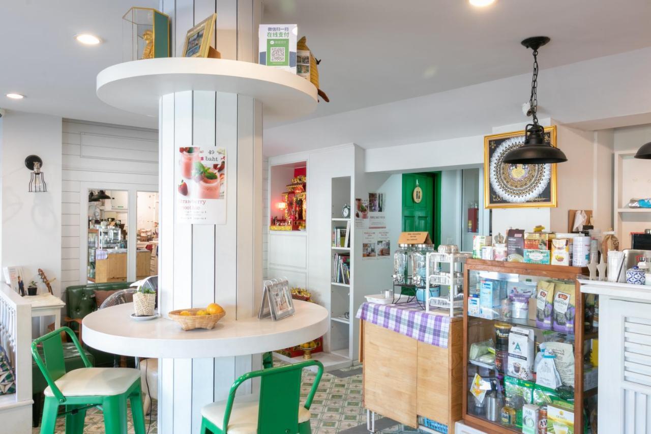 Ratana Boutique Hostel Банкок Екстериор снимка