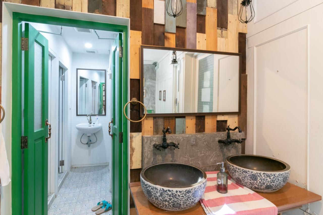 Ratana Boutique Hostel Банкок Екстериор снимка